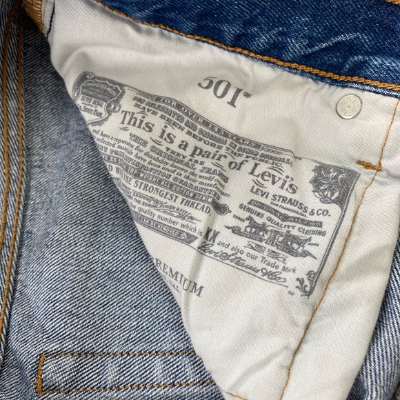 Women’s levi 501s - Picture 3 of 8